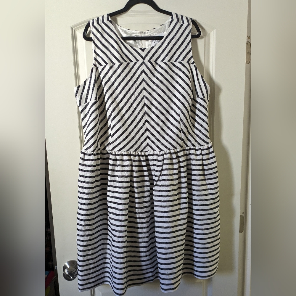Modcloth Bea & Dot Navy and White flare dress
